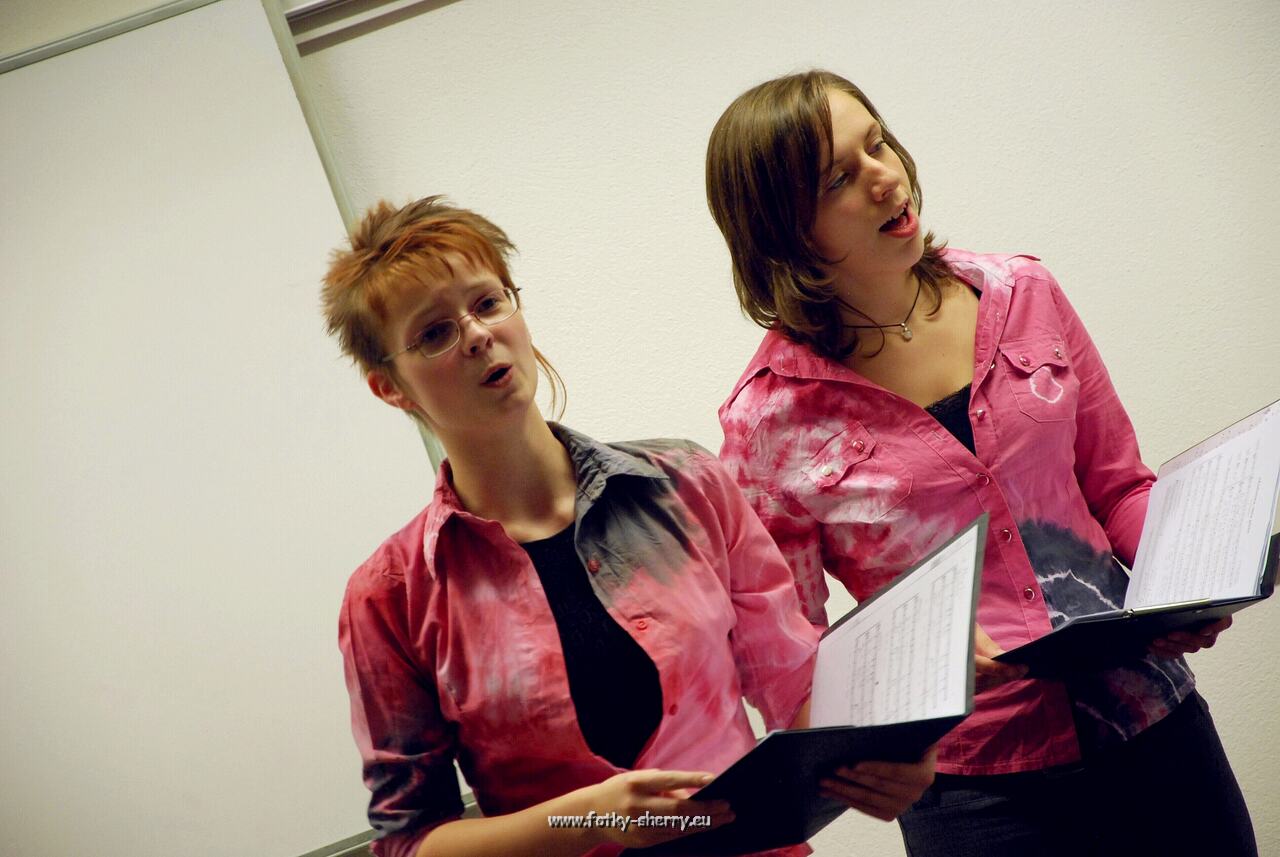 059-koncert_10_11_2009-krasne_divci_duo.jpg